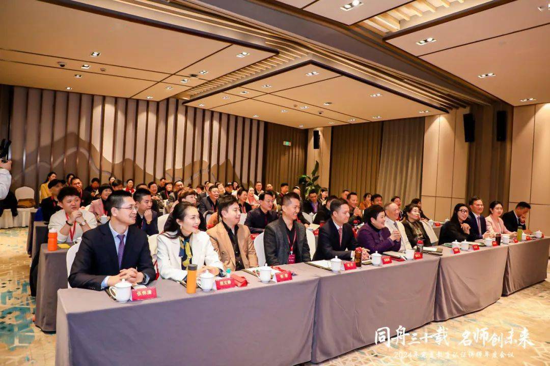 拥有“如意行”驾乘险，出行更顺畅！,人保财险 _2024液晶显示器产业现状及未来发展趋势分析