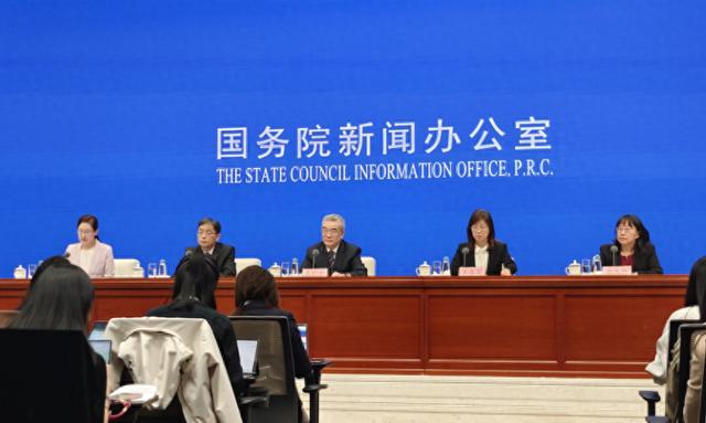 网络拍卖领域首个规范性文件出台 2024拍卖行业市场前景趋势分析_人保服务,拥有“如意行”驾乘险，出行更顺畅！
