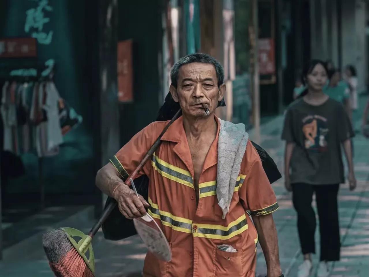 10万股民懵了！86亿元收入竟是假的，上市公司及时任高管拟被罚2300万元，更大的麻烦还在后面