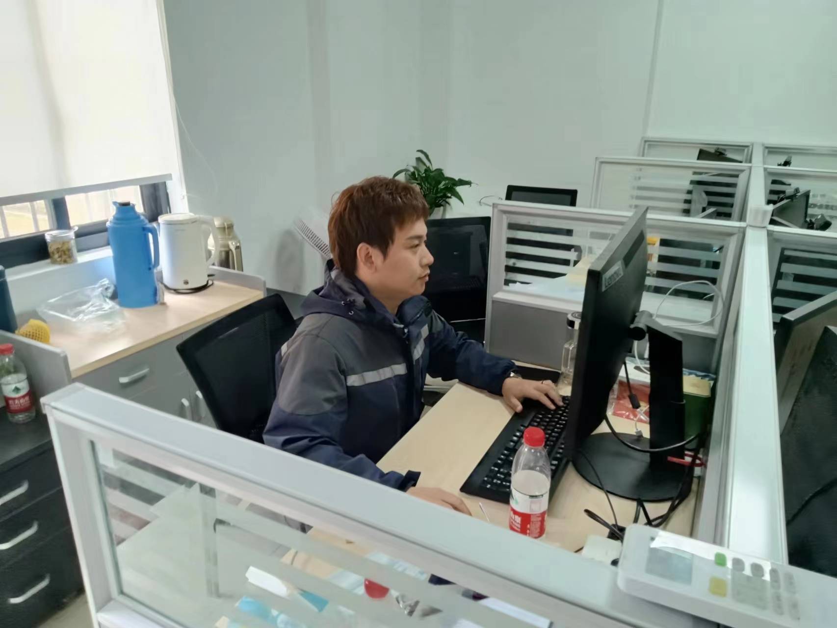 2024年中国地板涂料行业的产业链上下游结构及发展趋势分析_人保财险政银保 ,人保有温度