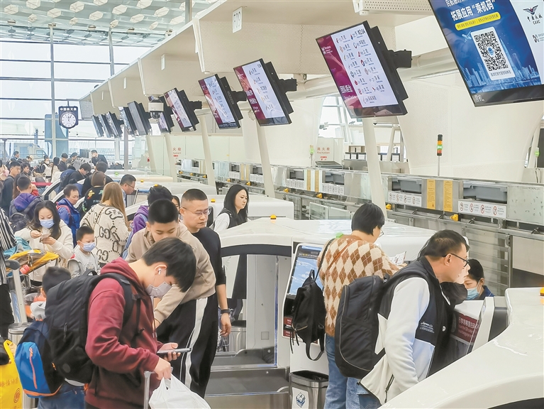 人保服务 ,拥有“如意行”驾乘险,出行更顺畅!_2024年中国劳动力行业市场调查分析:2024届高校毕业生总规模比去年增加了21万人