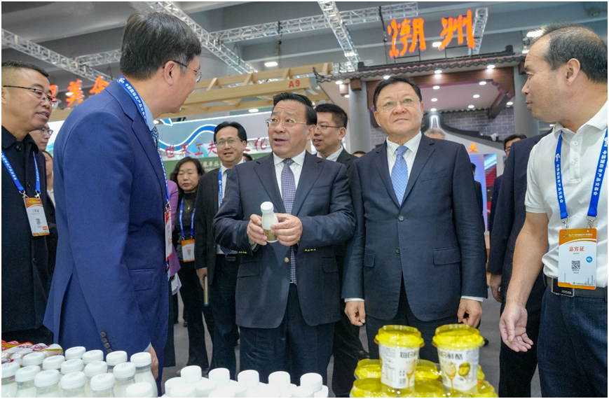 农业农村部部长韩俊会见世贸组织总干事伊维拉