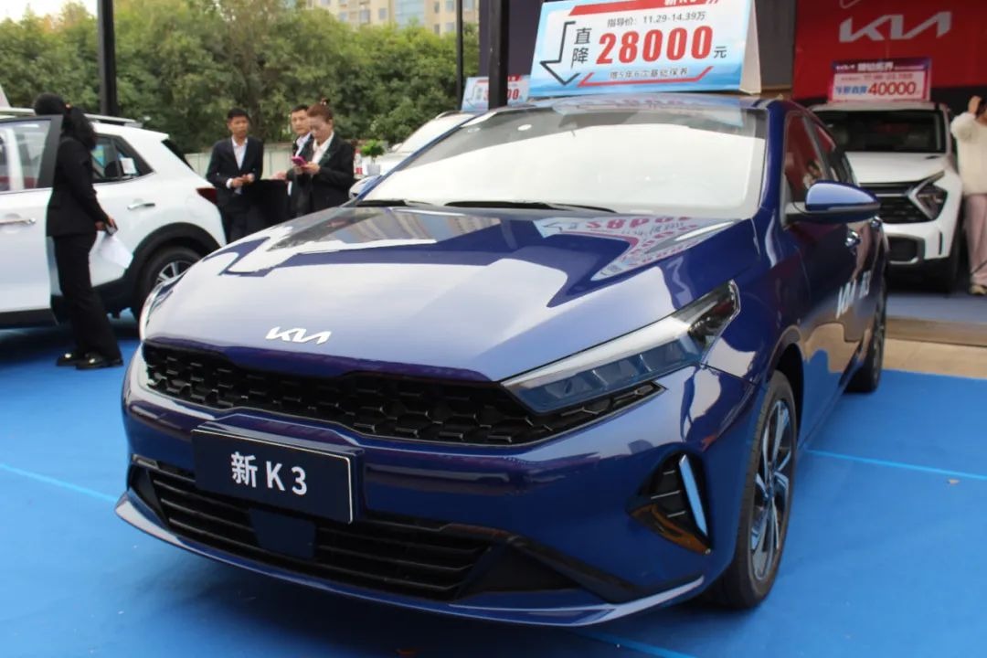 2025年LED显示器行业发展趋势及产业链结构_人保服务 ,人保车险   品牌优势——快速了解燃油汽车车险