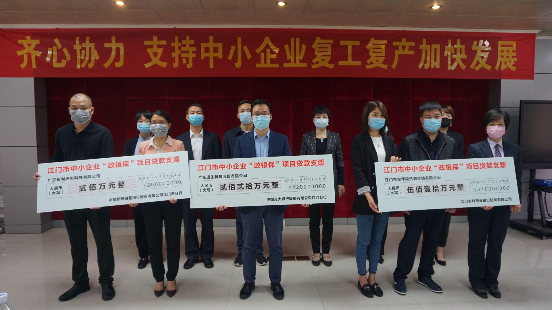 厨房必备电器：2025年燃气灶具行业市场深度调研_保险有温度,人保财险政银保 