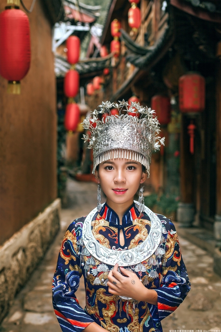 “玉龙雪山脚下长满新娘”，有公司日赚上万