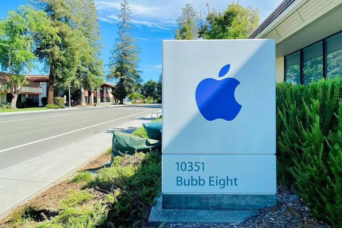 特朗普：iPhone若不美产，应面临至少25%关税