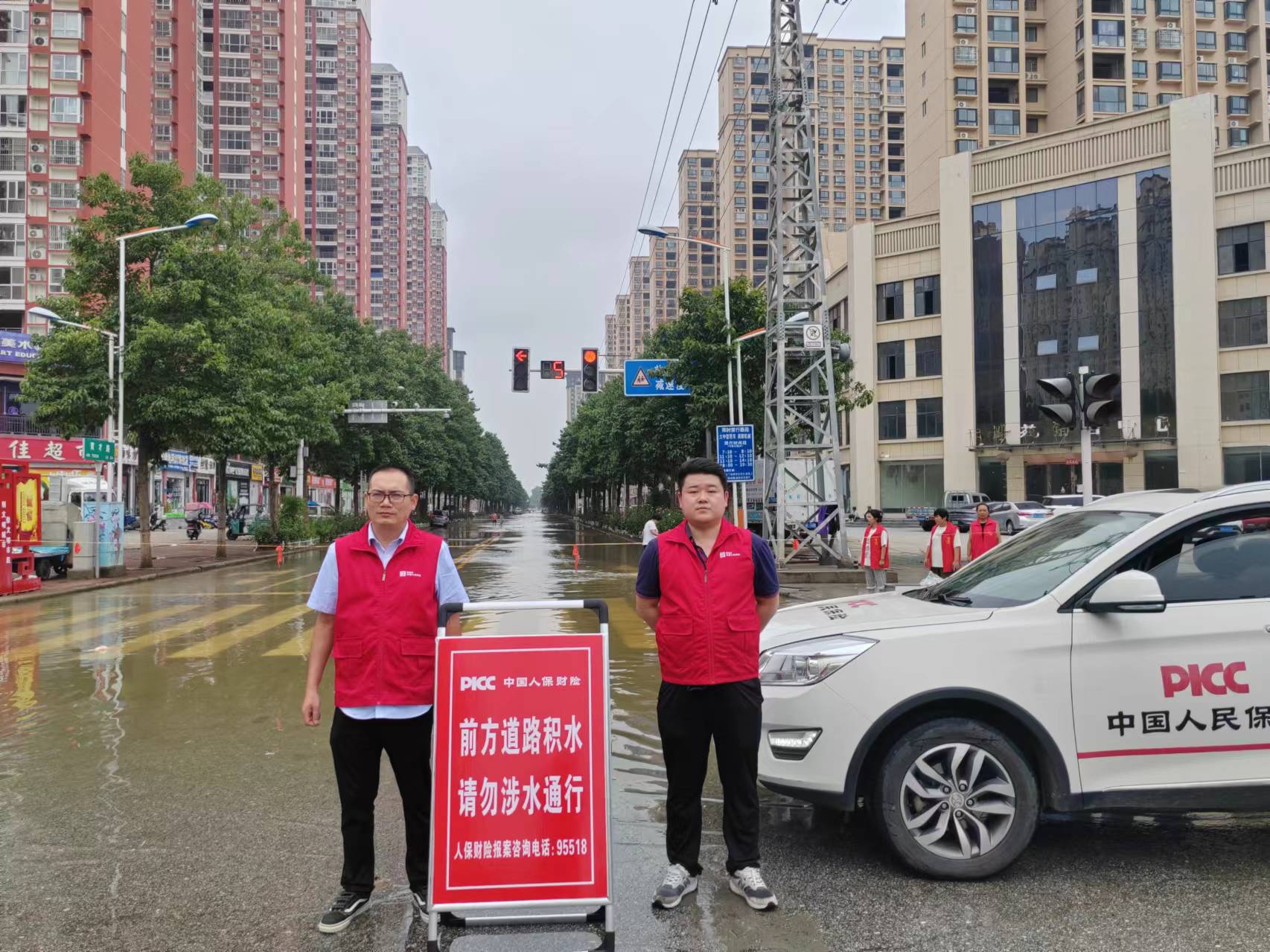 人保服务 ,人保服务_中国草坪修整机行业：从工具制造到智能园艺服务