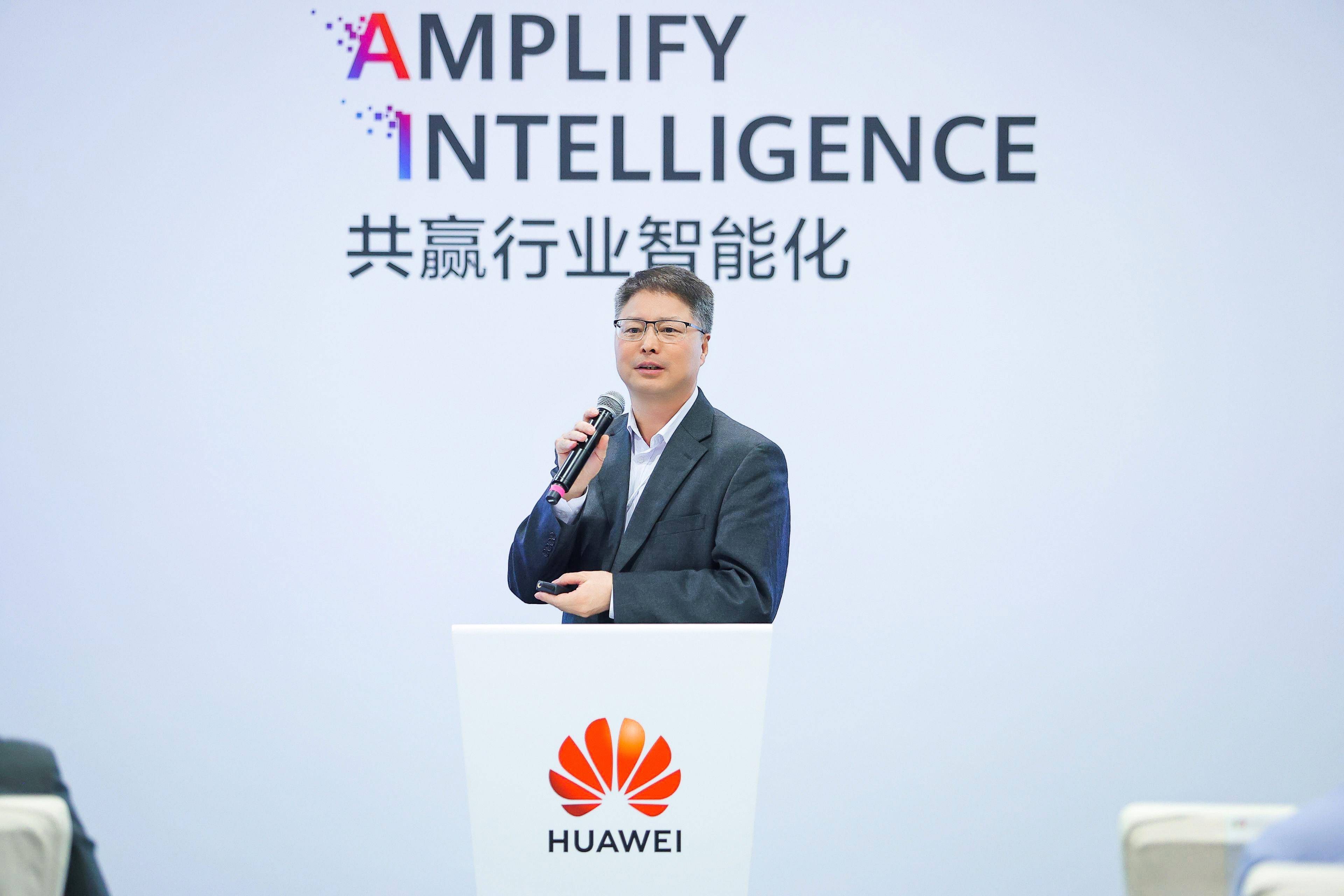 诚迈科技亮相2025开源鸿蒙开发者大会