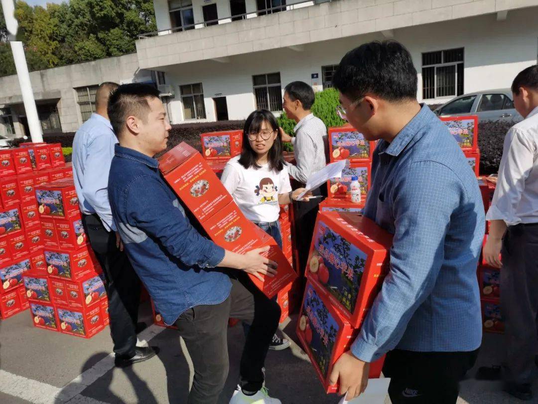 横店东磁获得发明专利授权:“一种存在边缘绕镀层的TBC太阳能电池的制备方法”