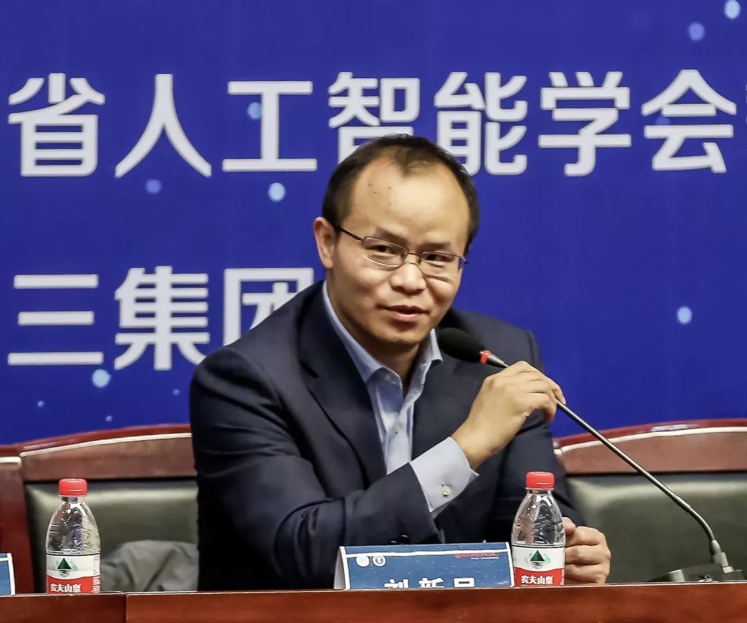 对话智源研究院院长王仲远：人工智能正加速从数字世界走向物理世界