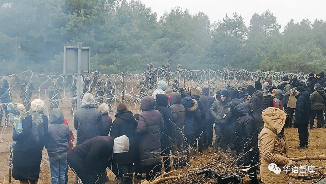 突发，警方开枪！洛杉矶乱了，催泪瓦斯、震爆弹和橡皮子弹齐发，新华社记者也被击中！特朗普强硬表态：解放洛杉矶