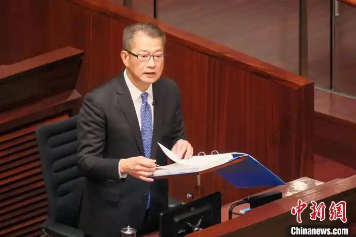 香港财政司司长陈茂波：今年前五个月约2000万人次旅客访港