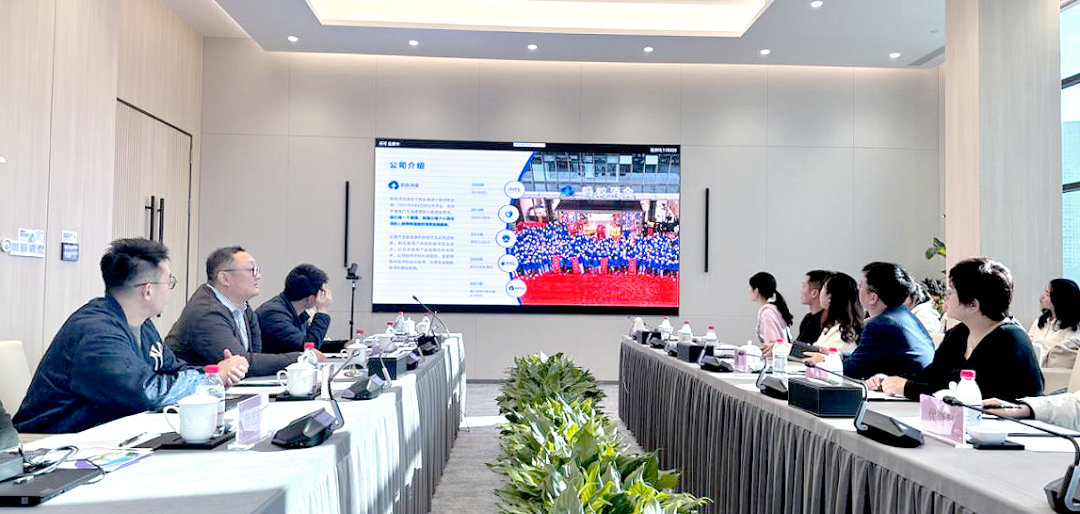 中国家庭教育学会携手蚂蚁消金“金融科普花花车”启动全国校园巡展