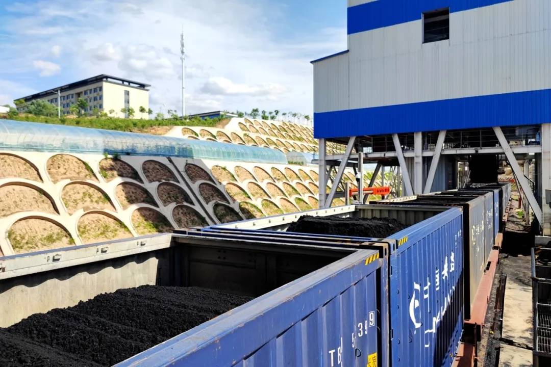 1-5月国家铁路发送货物同比增3.1%