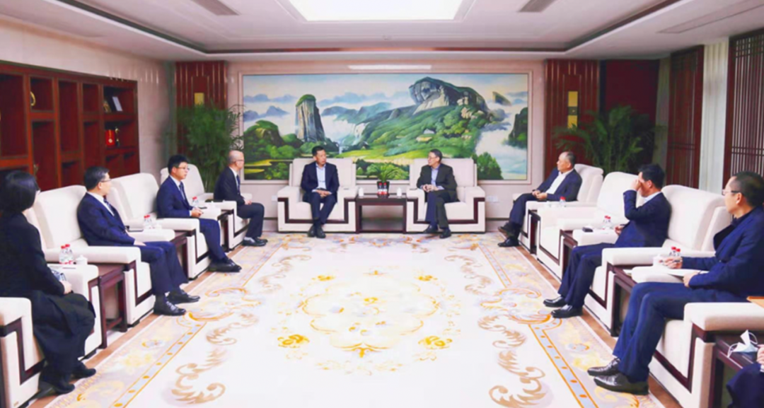 兴证全球基金董事长杨华辉离任 总经理庄园芳代任