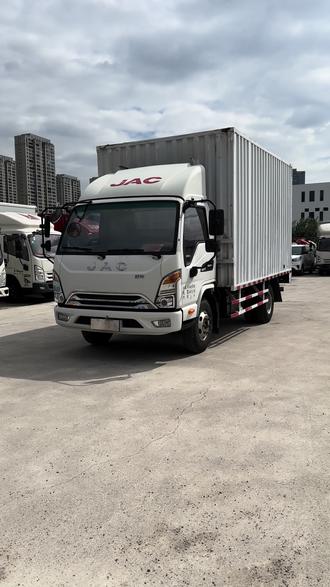 货拉拉集体表彰143名司机,推出“平凡之光”司机荣誉体系