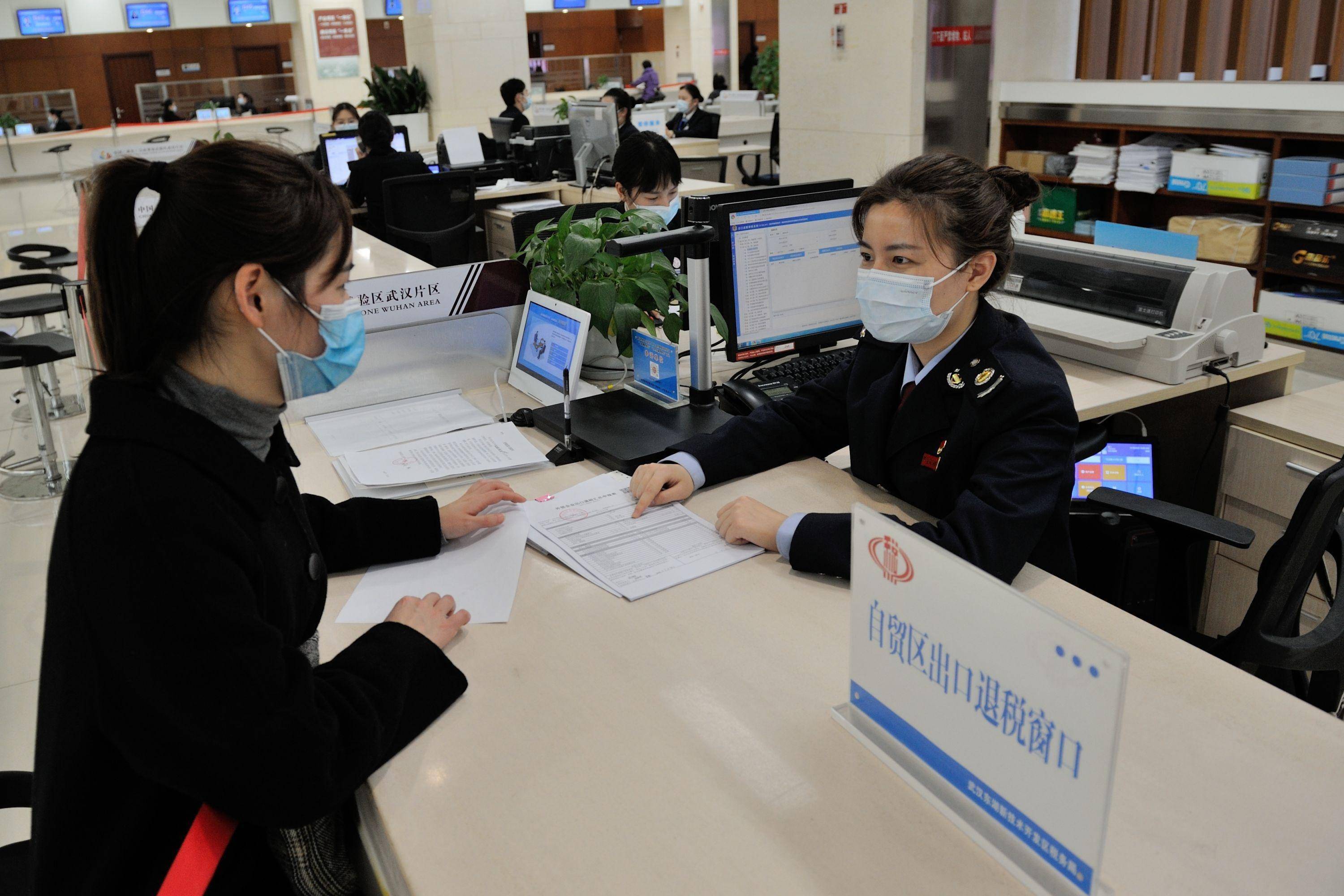 同大股份董事徐旭日减持3000股，减持金额9.03万元