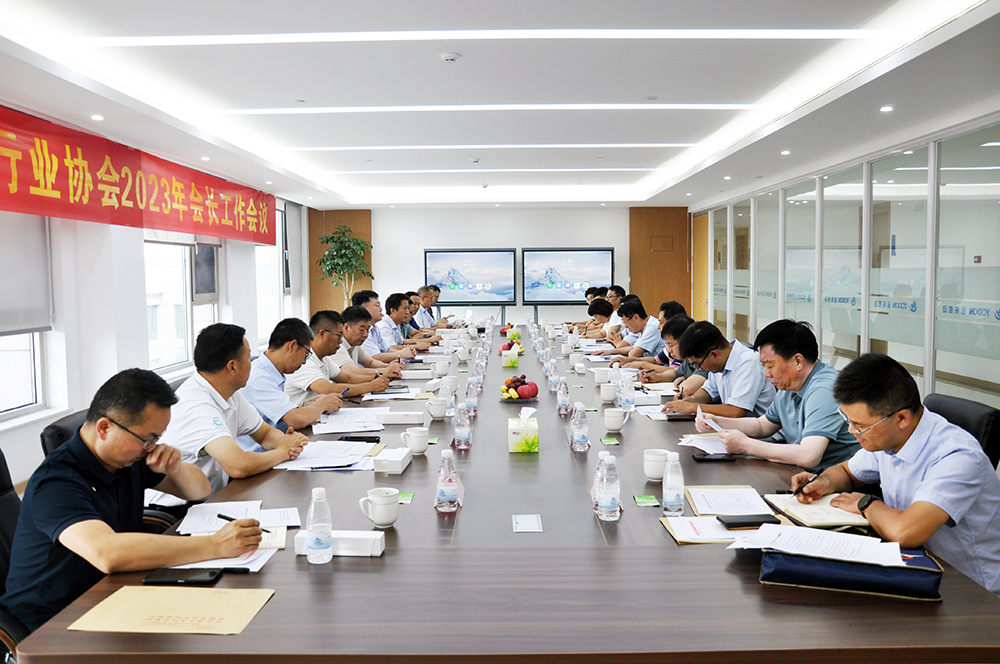远东传动：公司持有许昌瑞东电子科技公司30%股权，许昌瑞东持有黄河科技集团信息产业公司40%股权