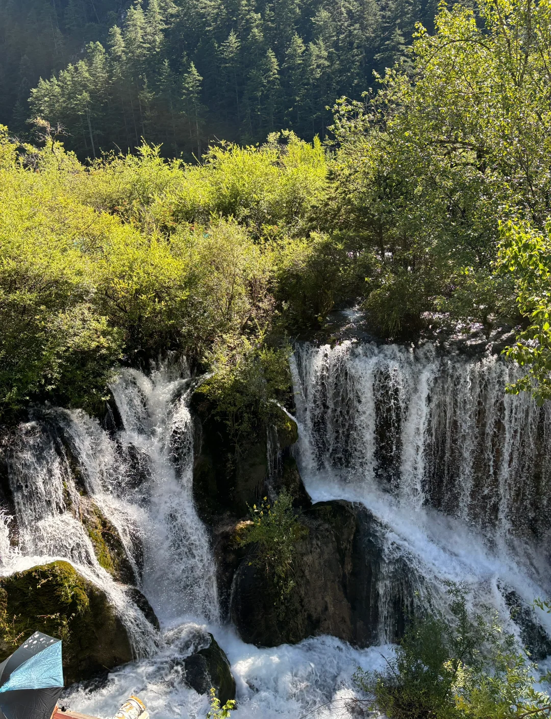 四川九寨沟景区旅游火爆 连续4天共16.4万张门票售罄