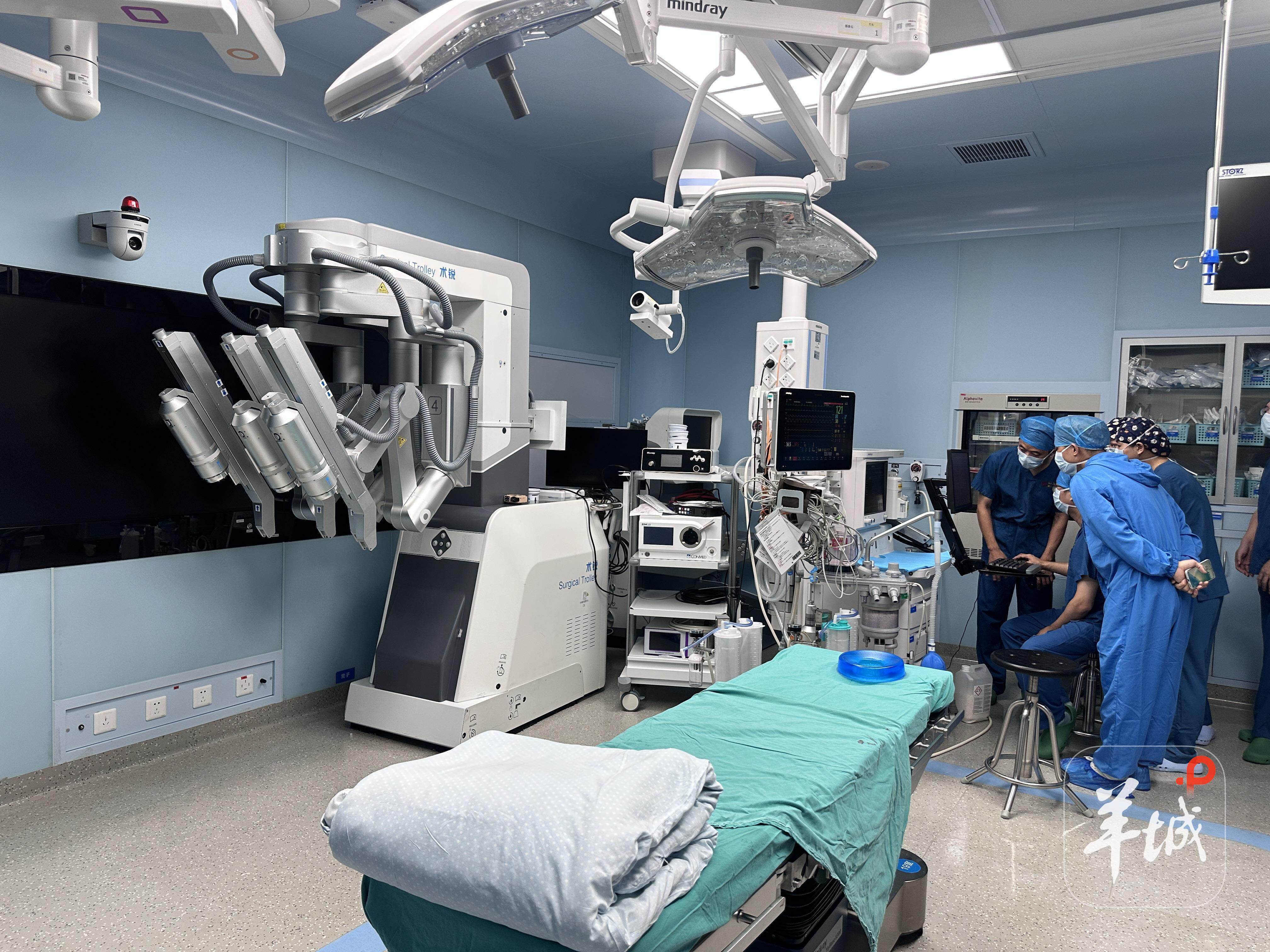 看影像、做手术，AI医生真的来了吗