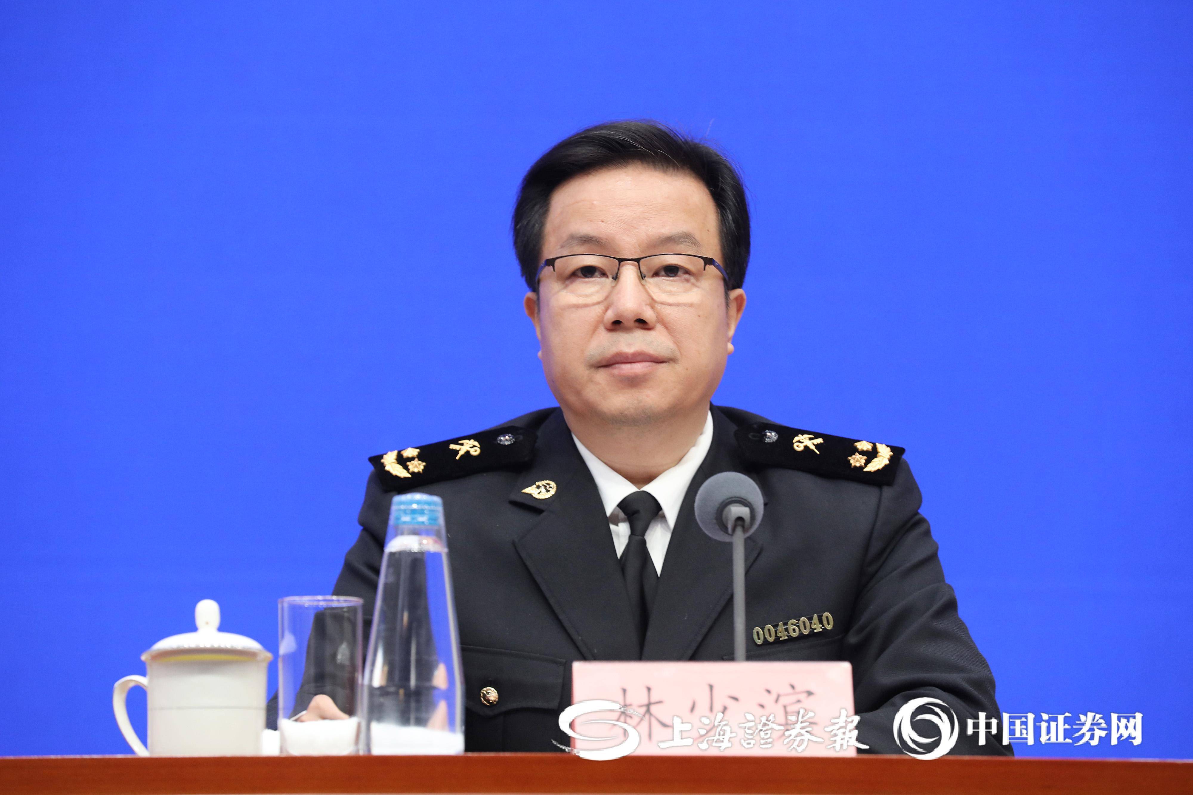 海关总署:今年以来全国海关拦截183万件假LABUBU