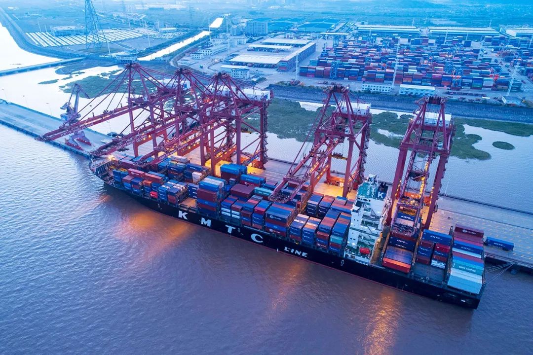 体量全球最大！52亿吨、41.5万亿元……海关总署最新发布