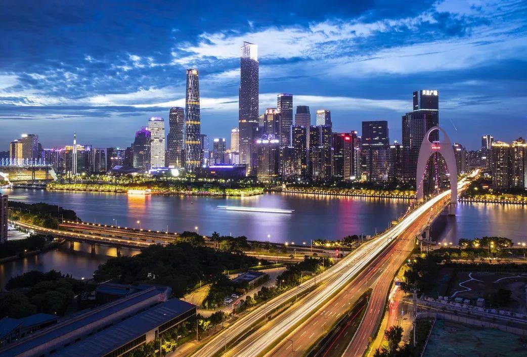 黄洪：建议尽快建立粤港澳大湾区统一金融大市场
