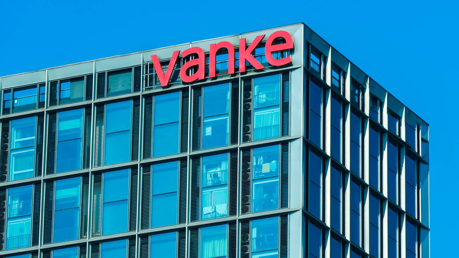 协助他人骗取出口退税2.42亿元，从中“收费”1600多万元！上市公司子公司被罚800万元，法代被判刑