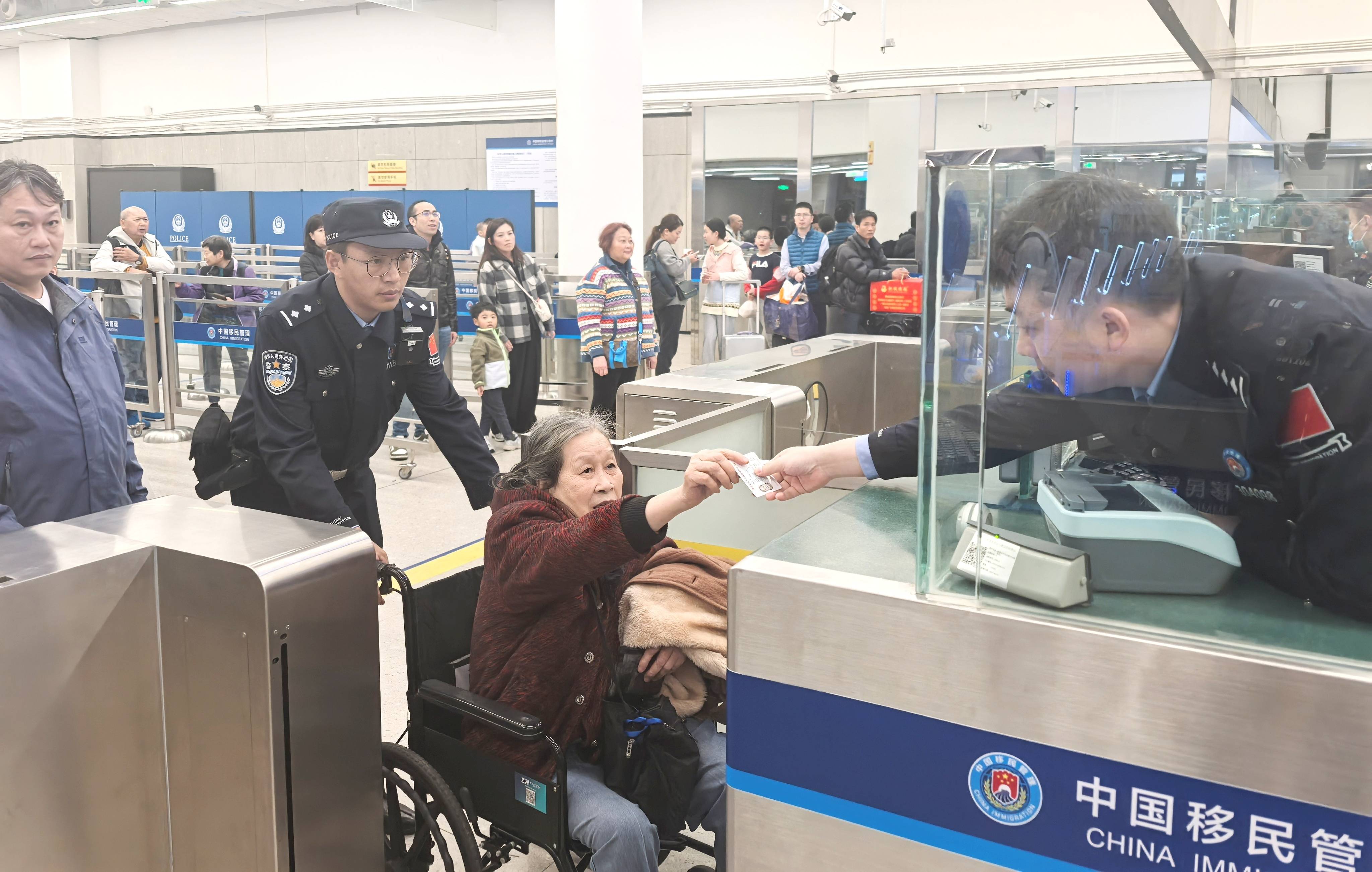 深圳机场口岸今年以来出入境外国人破百万人次