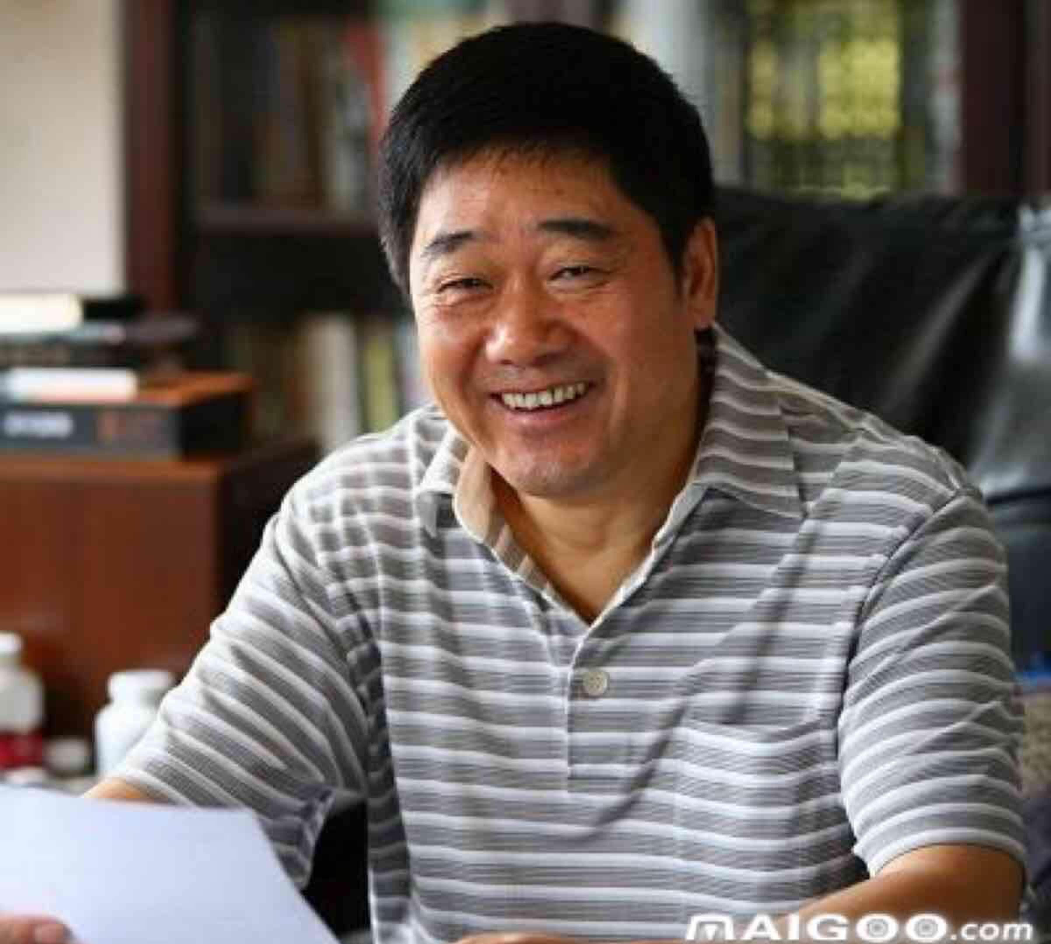 皇马科技董事王新荣减持80万股，减持金额1244.8万元