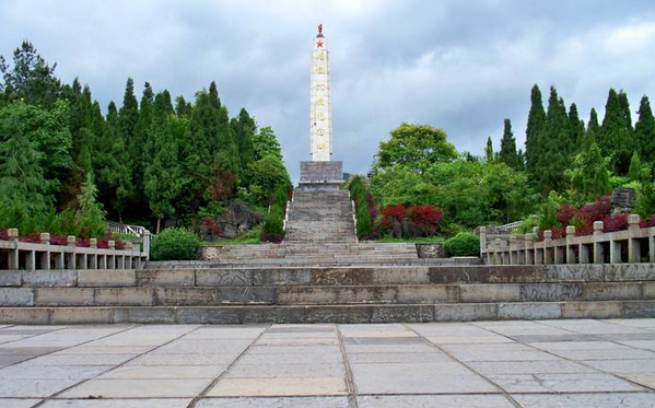 交通运输部对湖北恩施351国道咸丰段改扩建项目兴隆隧道冒顶事故挂牌督办