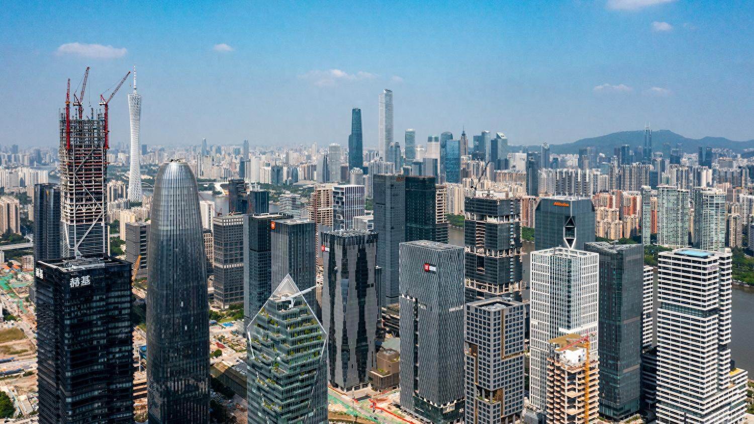 广东全面进入台风防御临战状态;全国首个期货金融业全要素产业园区即将亮相广州丨大湾区财经早参