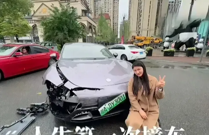 雷军:小米17 Pro Max打破今年国产手机全价位段首销全天销量、销售额纪录