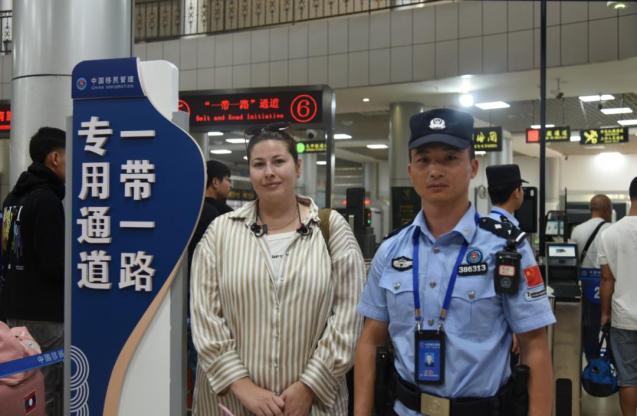 对俄单方免签新政实施“满月” 俄罗斯等外籍旅客来华热度攀升