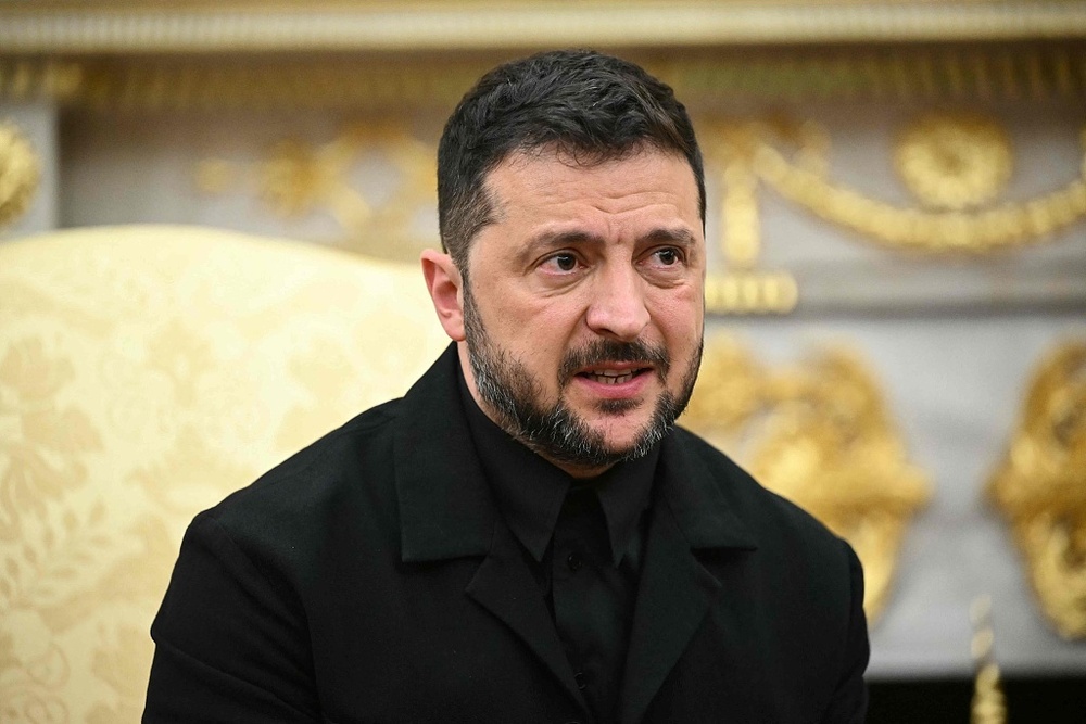 特朗普称希望继续在布达佩斯与普京会晤;微软连跌8天,创14年来最长连跌纪录;央行连续12个月增持黄金;钟睒睒连续5年登顶内地首富丨每经早参