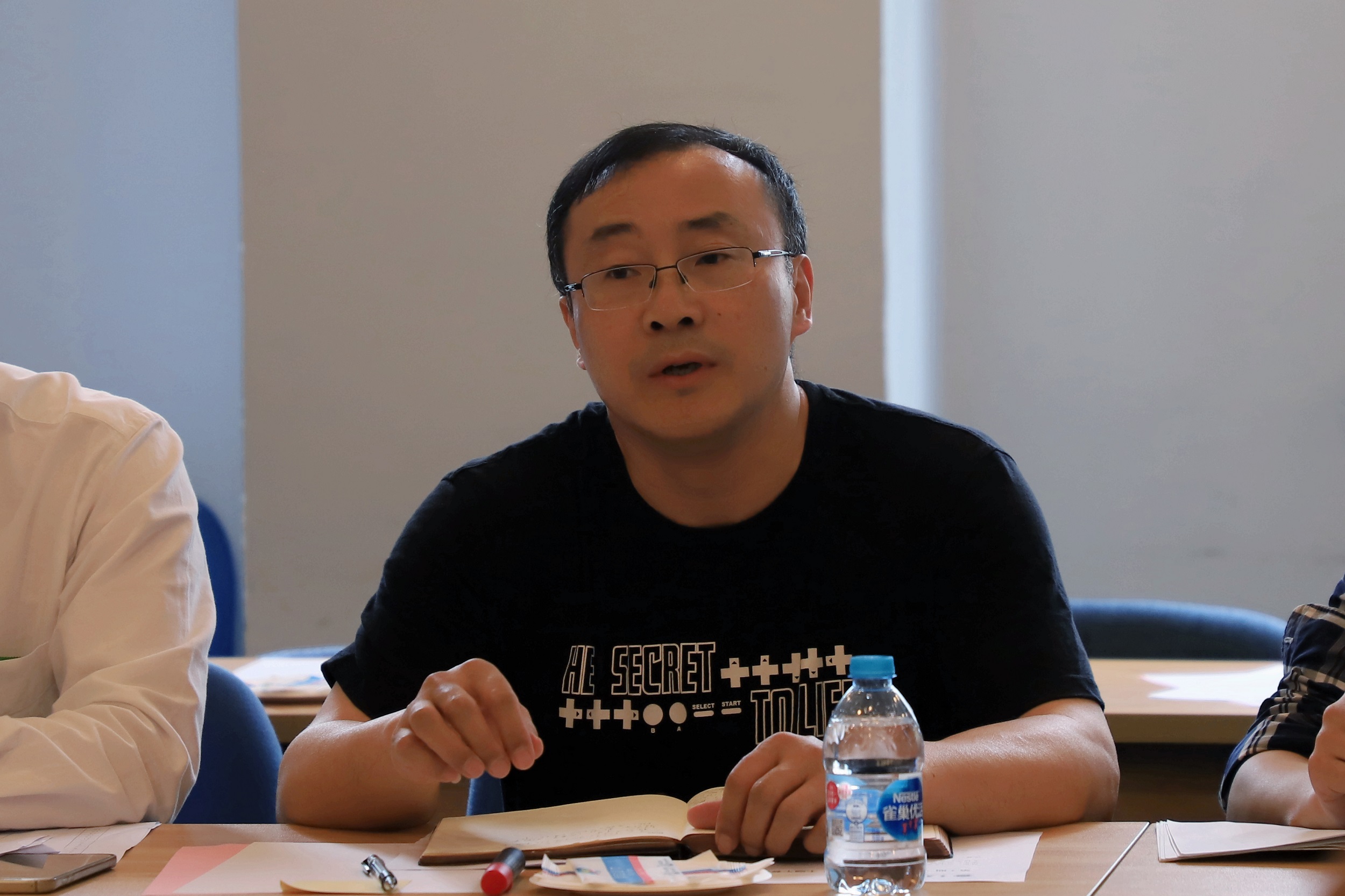 江波龙董事李志雄减持9.99万股，减持金额2714.98万元