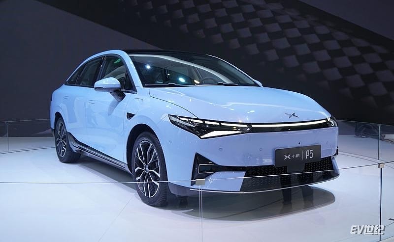 小鹏汽车：预期第四季度总收入215亿元至230亿元 同比增长33.5%至42.8%