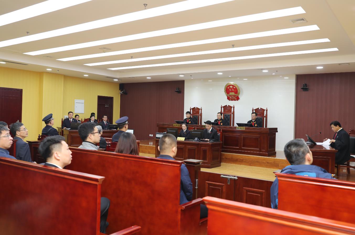 黑龙江省人大常委会原副主任李显刚一审被判无期徒刑