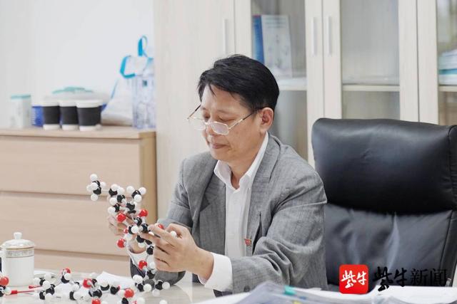 巍华新材：控股子公司收购江苏禾裕泰化学有限公司70%股权