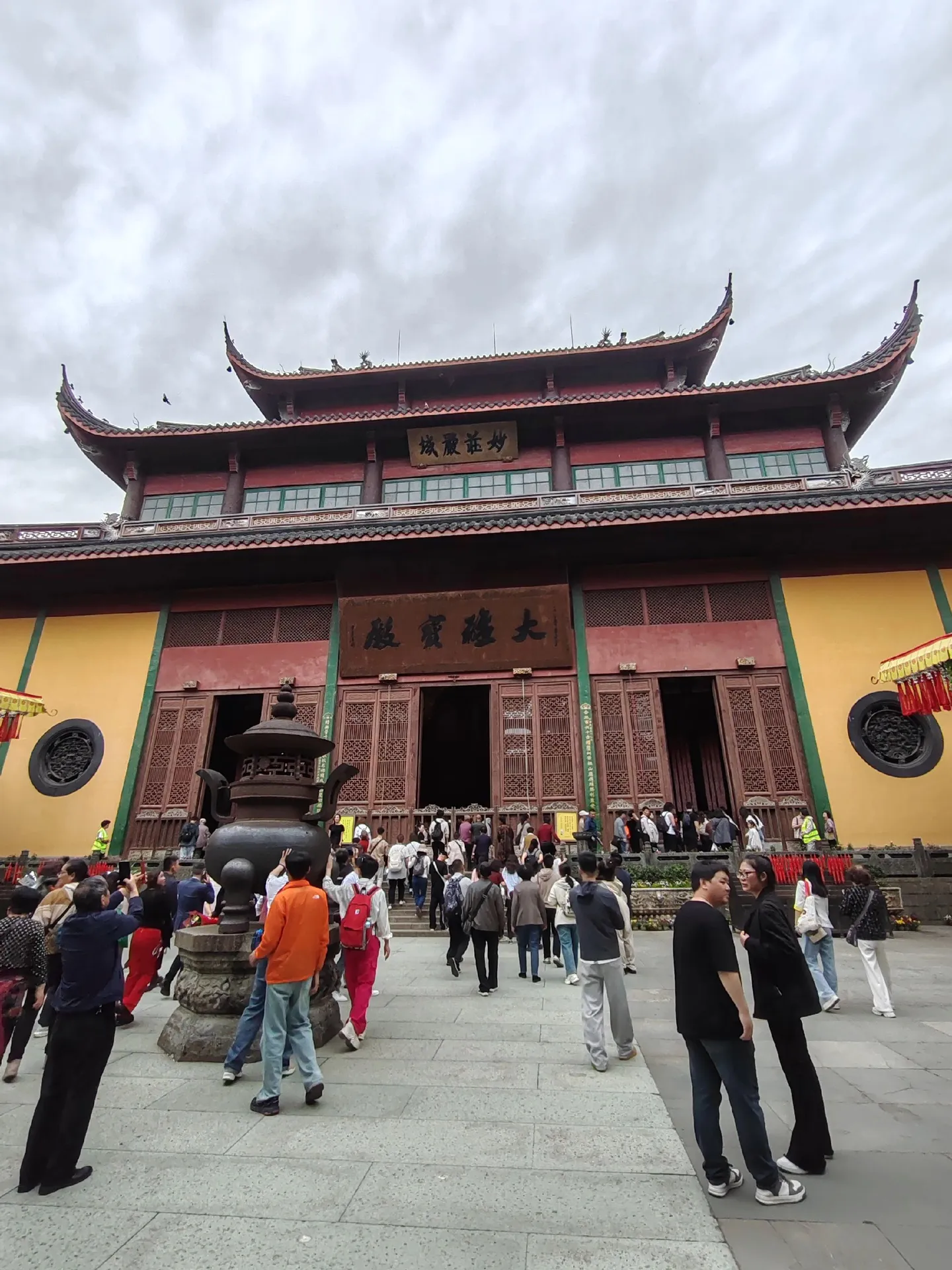 述评：杭州灵隐飞来峰免费开放 将还湖于民进行到底