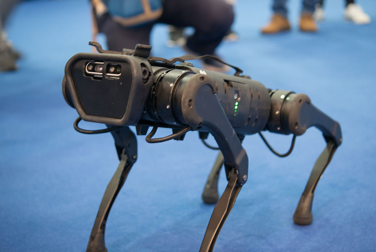 长盛轴承:11月19日高管姜彩萍减持股份合计2500股