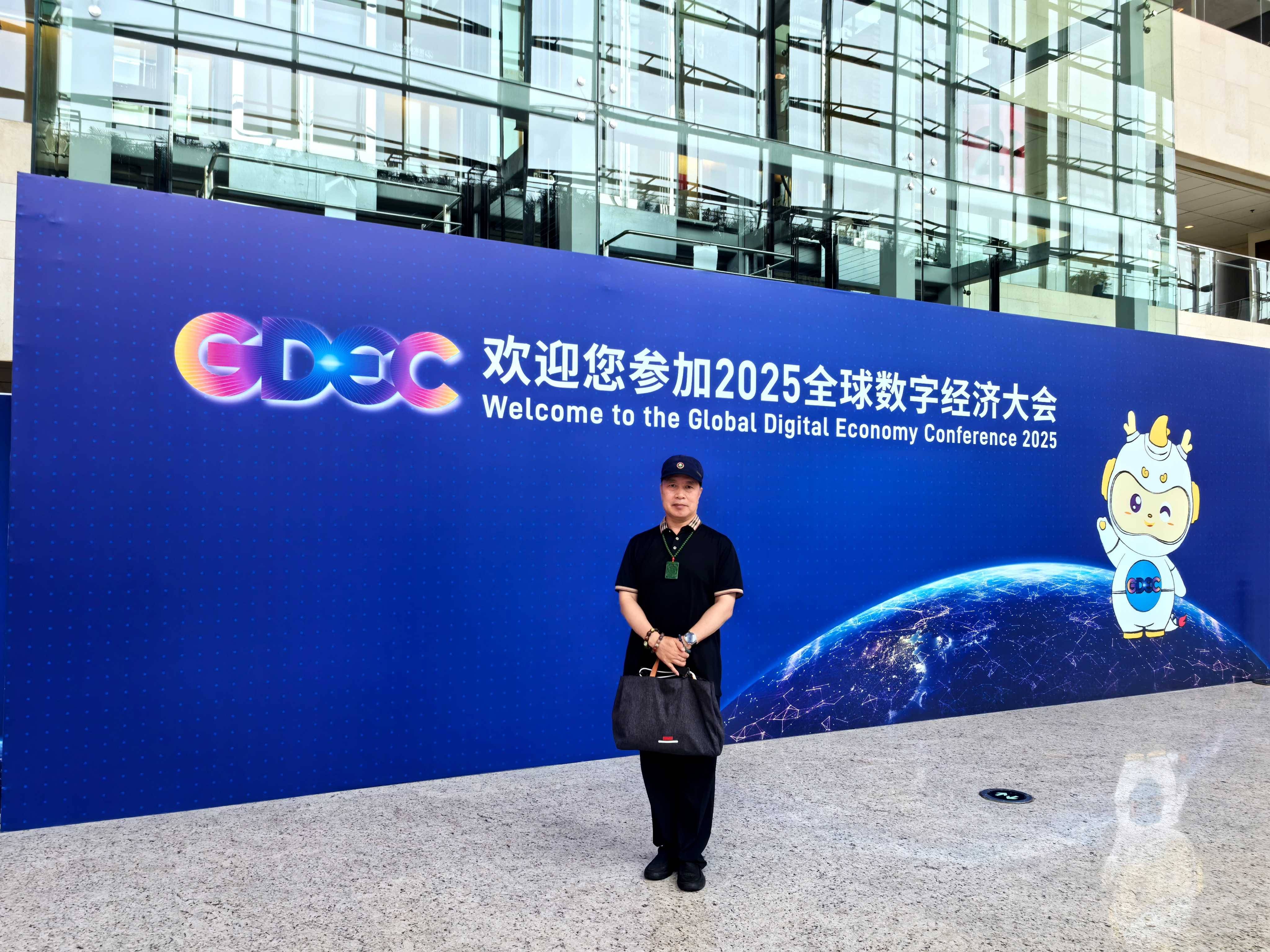 2025 IDEA大会：AI落地与低空经济双线突破 共绘智慧未来新图景