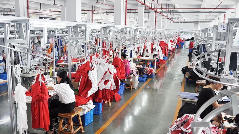 纺织服装板块走高 七匹狼、梦洁股份等涨停