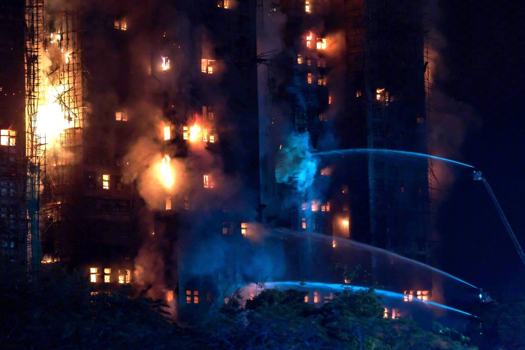 香港大埔宏福苑火灾基本受控 李家超公布多项善后安排