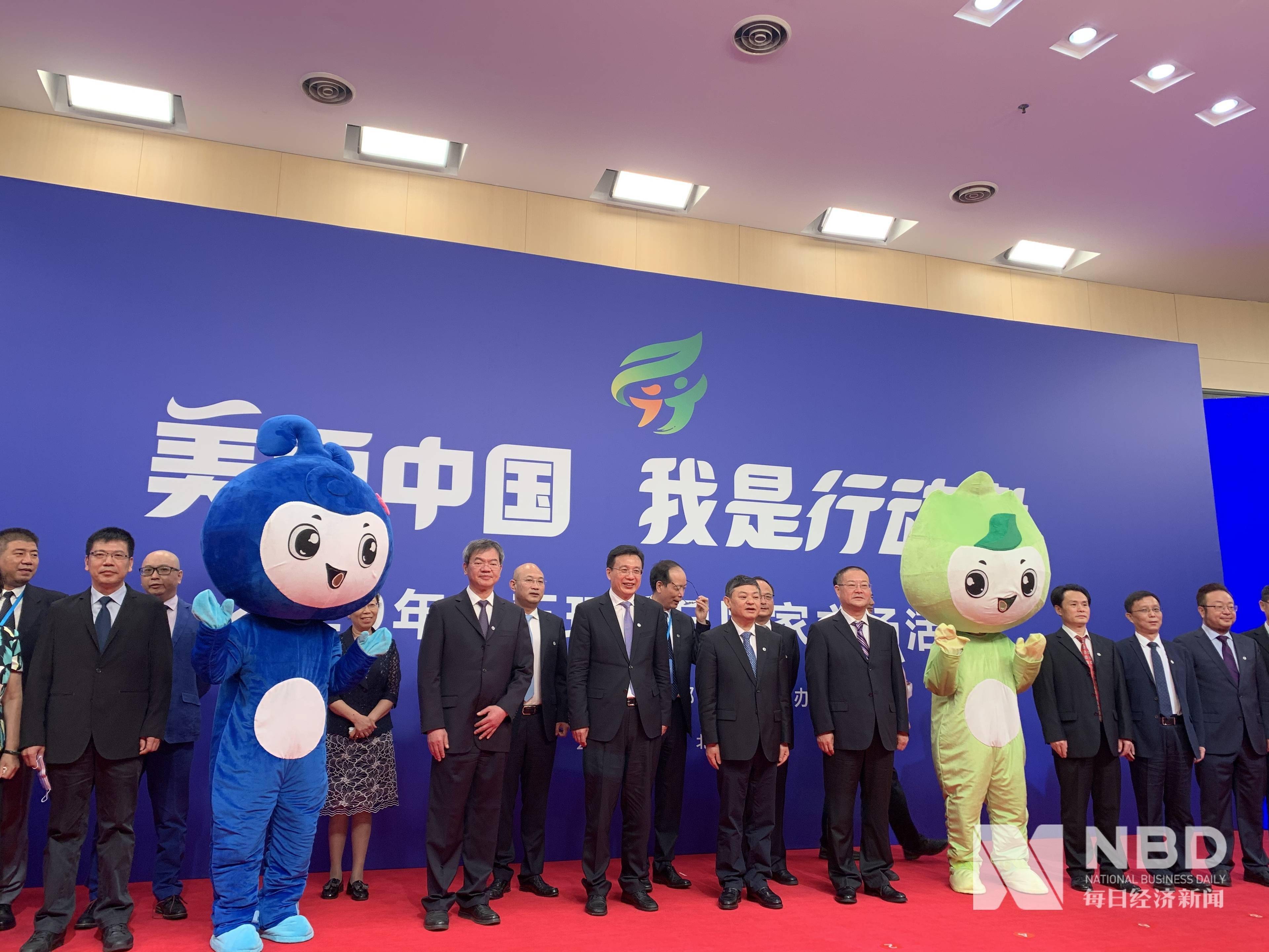 生态环境部部长黄润秋会见越南农业与环境部部长陈德胜