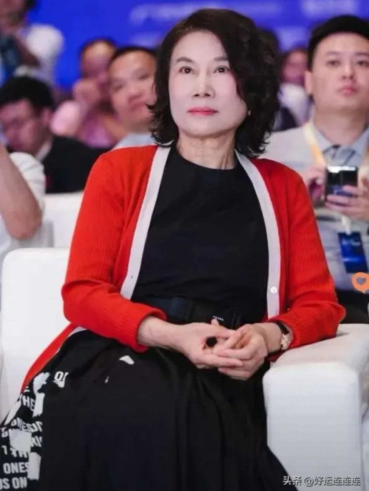 格力电器董事长兼总裁董明珠回应管理层年轻化：不以年龄和资历来衡量人才