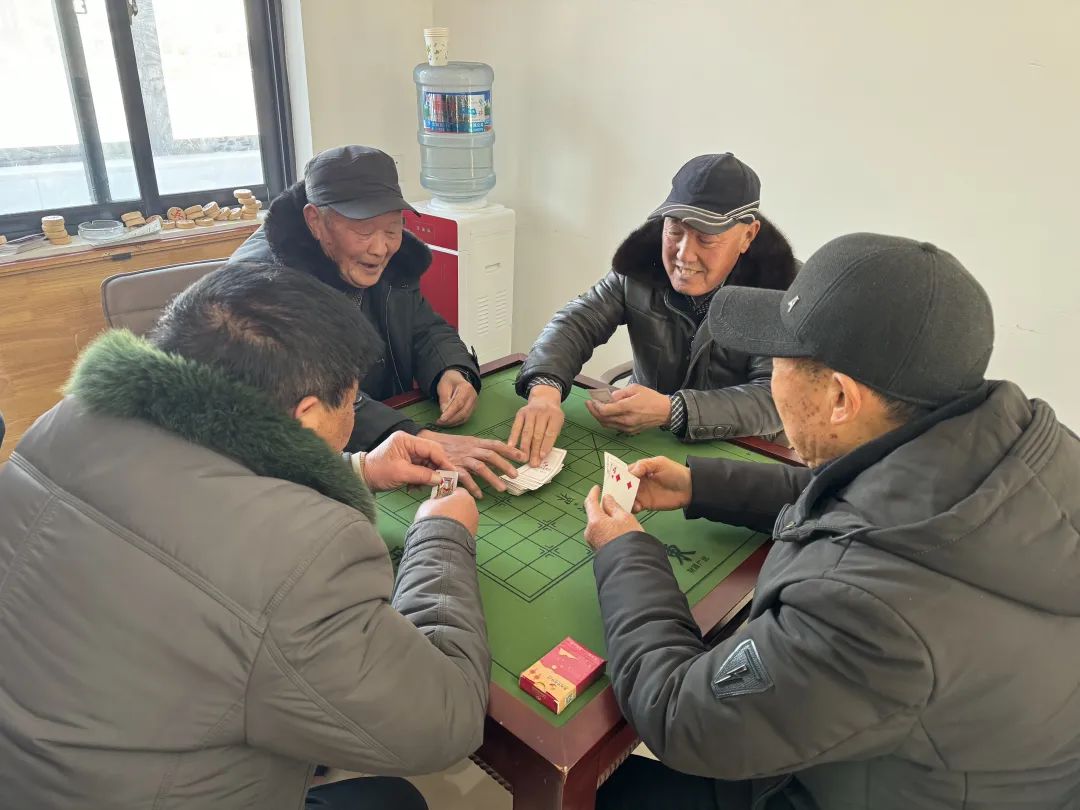 全国劳模李晶：用15载青春“托起”老人幸福“夕阳”