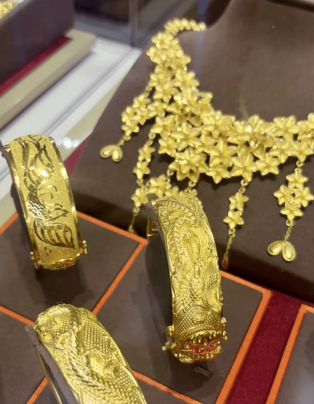 涨疯了！一盒100根，价值400万元，堪比上海一套房，龙头股今夜狂飙