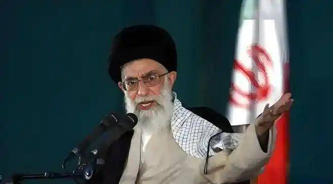 伊朗骚乱,“全国范围”断网,哈梅内伊喊话特朗普;内存涨价潮引爆市场,闪迪大涨37%;韩国回应“无人机入侵朝鲜领空”| 一周国际财经