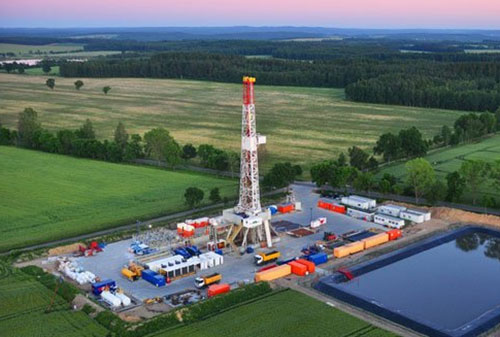 中国石油自主创新破解开发难题――非常规油气拿稳增产“接力棒”